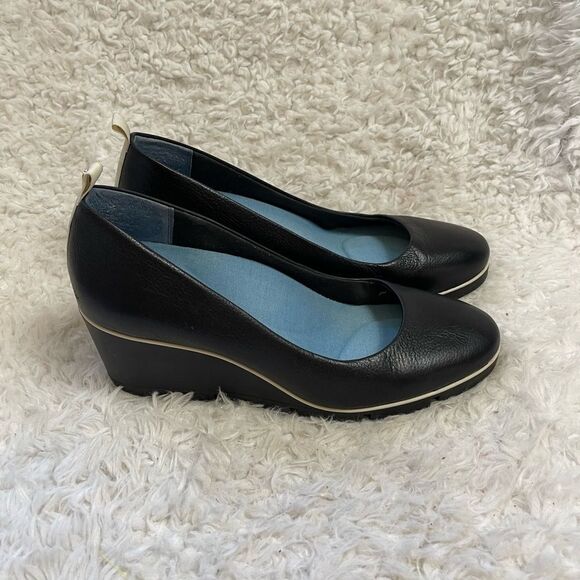 Betabrand All Weather Leather Black & White piping slip on wedge shoes SZ9 - Picture 1 of 11